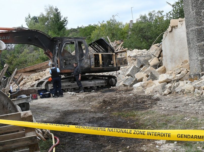 Destruction d’une église : “C’est toute notre vie qui part en éboulis”