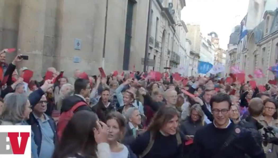 Carton rouge au CCNE