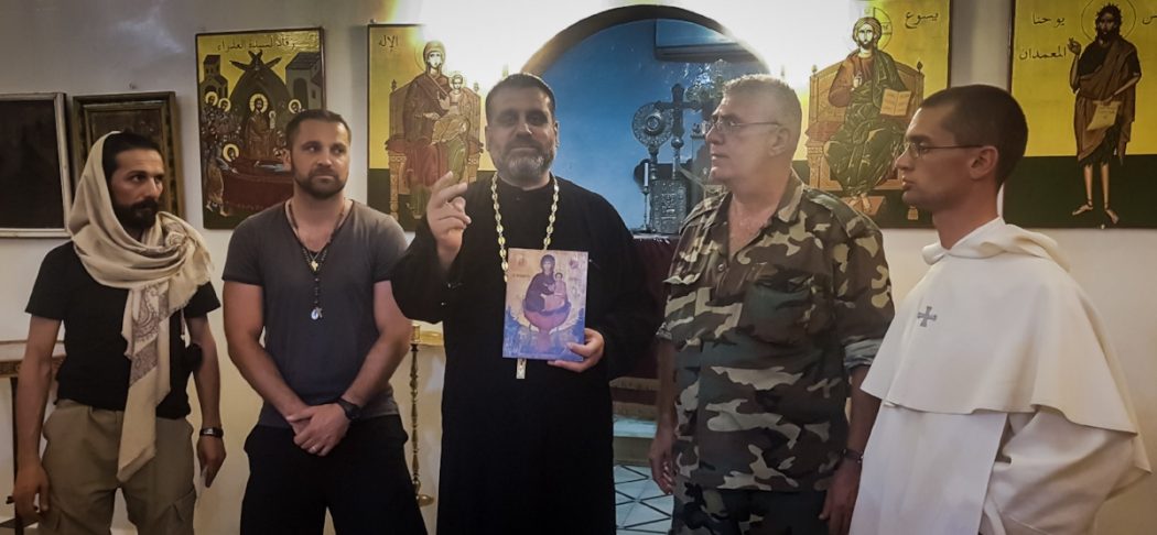 Avec les combattants chrétiens sur la ligne de front