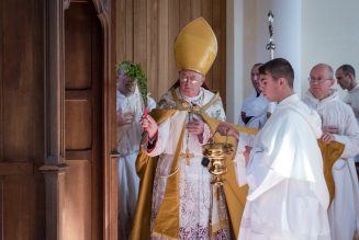 Mgr Pozzo : La crise des vocations est due à la crise de la figure du prêtre, de l’identité sacerdotale