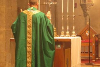 A Villars-les-Dombes (01), le cardinal Robert Sarah met en avant le chant grégorien