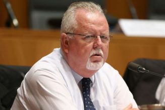 Un courageux sénateur pro-vie australien face à la meute pro-avortement