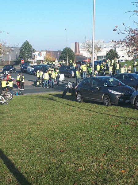 A Caen, un catho ‘bien élevé’ sur un barrage de gilets jaunes