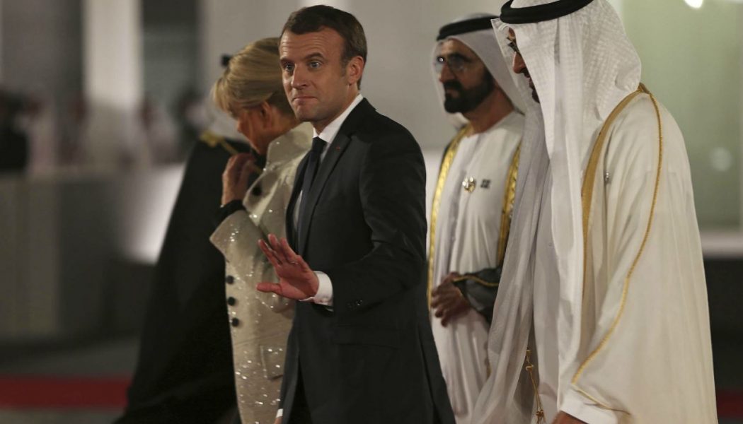 Voile islamiste : Emmanuel Macron botte en touche pour concilier la chèvre (islamo-gauchiste) et le chou (laïque)