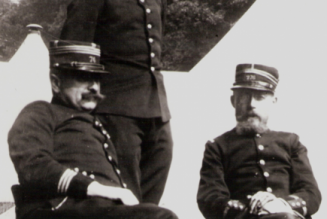 Hommage aux officiers français : “J’ai vu mourir mon lieutenant Charles Péguy”