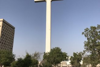 Une croix de 42m à Karachi au Pakistan
