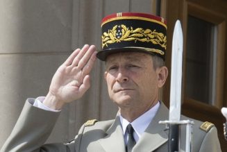 Le système à la recherche d’un général pour sauver sa peau ?