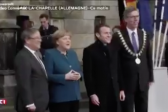Aix-la-Chapelle : Macron accueilli par des sifflets, des huées et des”Macron démission”