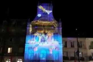 Béziers : magnifique projection d’une crèche animée sur la façade de la mairie