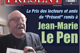Le Prix des lecteurs et amis de “Présent” remis à Jean-Marie Le Pen