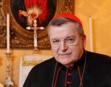 Le cardinal Burke a quitté les soins intensifs