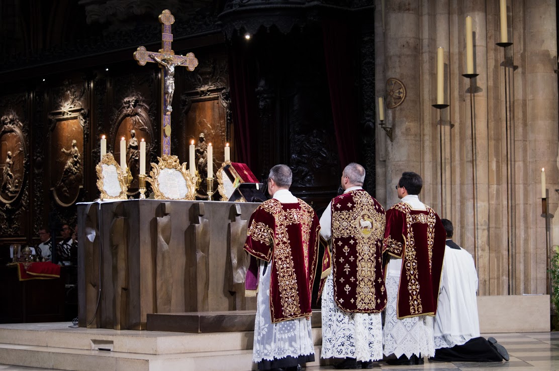 Le Nombre De Pretres Qui Celebrent La Messe Traditionnelle Dans Le Monde Le Salon Beige