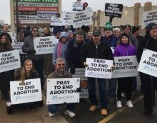 Interdiction de prier en public contre l’avortement ? 40 jours pour la vie gagne à nouveau au tribunal