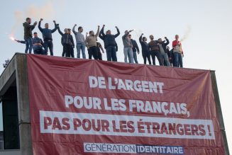 Génération Identitaire occupe la Caisse d’Allocations Familiales de Seine-Saint-Denis