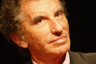 Jack Lang s’est fait offrir pour 200.000 euros de costumes