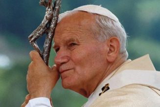Quelques mots de Jean-Paul II : les laïcs portent au monde la Lumière du Christ et de l’Évangile