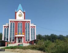 Chine : Des chrétiens chantent pendant que le PCC démantèle une croix