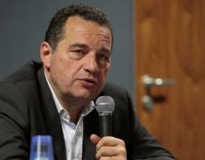 Jean-Frédéric Poisson demande au Gouvernement un changement radical de sa politique sanitaire