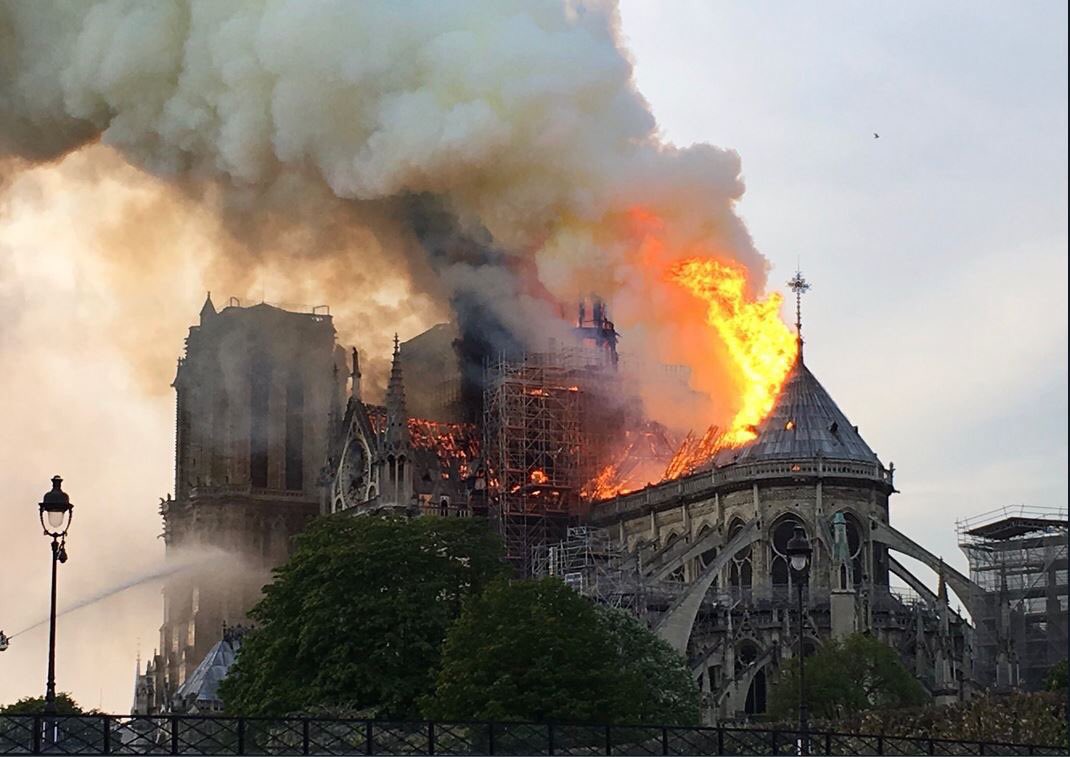 Incendie à Notre-Dame de Paris - Le Salon Beige