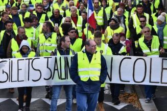 Gilets jaunes : Emmanuel Macron croit à la théorie du complot