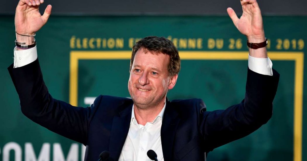 Ils ont décompté le temps de parole de Steve Bannon mais pas d’Isabelle Saporta