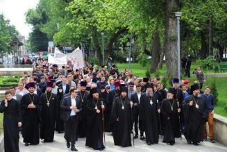 Marche pour la vie en Moldavie, avec le président et les évêques