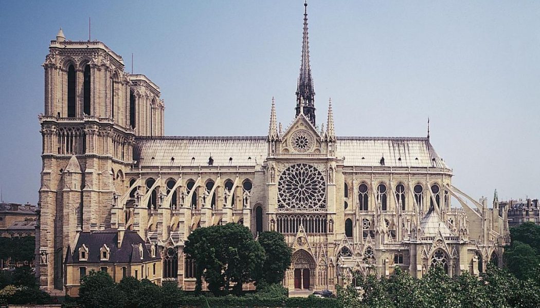 Le quotidien La Croix promeut la désacralisation de Notre-Dame ! Cathc3a9drale-notre-dame-de-paris-3-1050x600