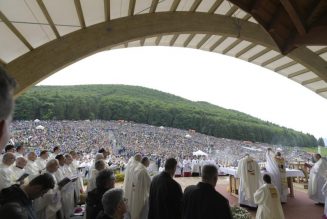 Partir en pèlerinage, c’est savoir que nous avons conscience de constituer un peuple