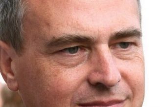 Le maire d’Orléans Olivier Carré, Macron-compatible, voyage aux frais du contribuable