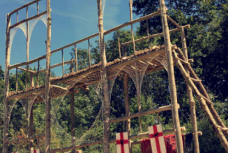 L’hommage de scouts à Notre-Dame de Paris