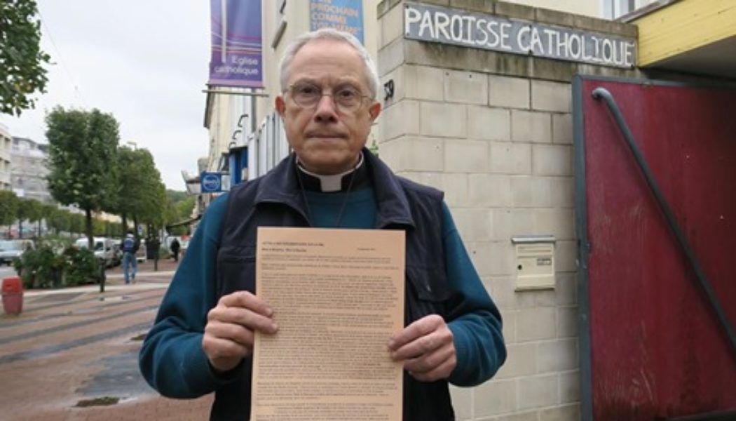 Un curé qui mobilise ses paroissiens contre l’extension de la PMA