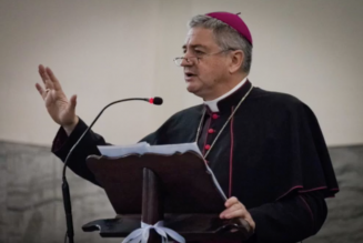 L’importance de l’adoration eucharistique dans l’Église – Mgr Aillet