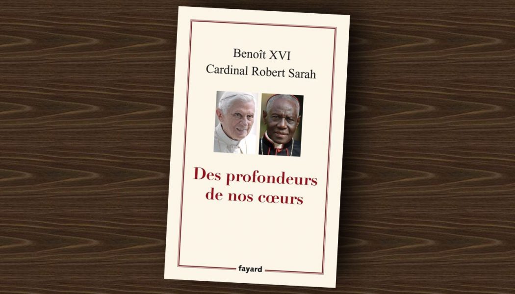 Cardinal Sarah : “On a voulu bâillonner Benoît XVI......." Benoit_xvi_et_cardinal_robert_sarah-des_profondeurs_de_nos_coeurs-1-1050x600