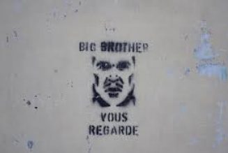 Vous reprendrez bien un peu de flicage?