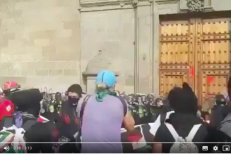 Des militants pro-avortement se brûlent eux-mêmes au cocktail Molotov