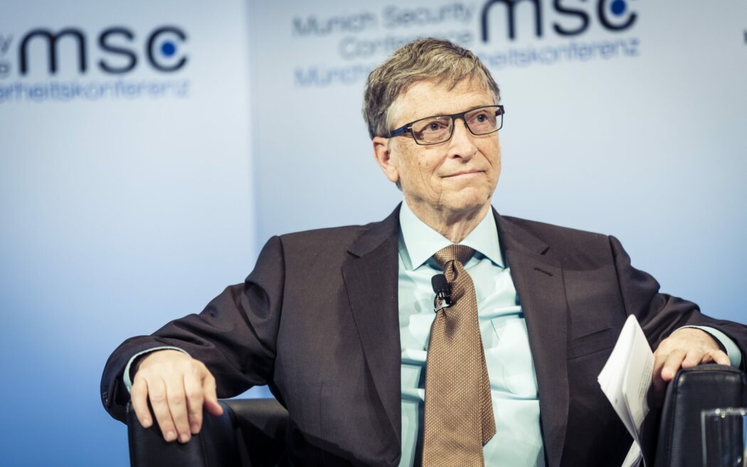 Bille Gates : Malheureusement, le virus Omicron est une sorte de vaccin qui crée une immunité et il s’est mieux répandu que les vaccins