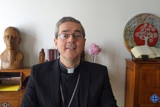 Soumission aux autorités ? Mgr Camiade rappelle que l’autorité de l’Église est entière et non discutable, dans sa manière d’organiser le culte à l’intérieur des églises