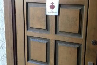 Mettons l’image du Sacré Cœur de Jésus sur la porte de notre maison