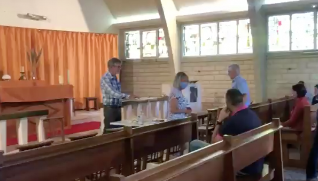 Le maire utilise l’église pour tenir son conseil municipal, au mépris de l’affectataire