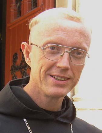 Salaire universel vs revenu universel : leçon d’économie du père abbé du Barrroux