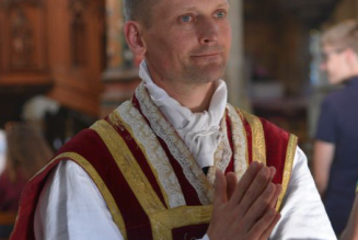 “Ne pas adorer la Terre Mère, les droits de l’homme sans Dieu, les veaux d’or du pouvoir”