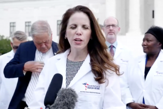 Une vidéo, visionnée des millions de fois, montrant des médecins défendant l’hydroxychloroquine, supprimée de YouTube, Twitter, et Facebook