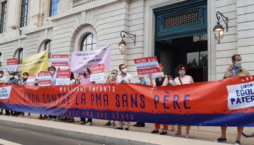 PMA-GPA : manifestation à Lyon contre la loi de bioéthique
