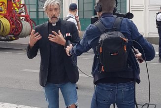 Faux-témoin, faux-prêtre et faux humoriste