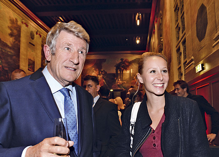 Qui Est L'épouse De Philippe De Villiers Présidentielles 2022 : Philippe de Villiers s'en mêle - Le Salon Beige