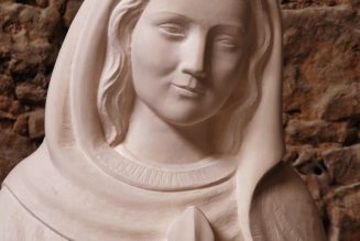 « Marie qui garde les prêtres »