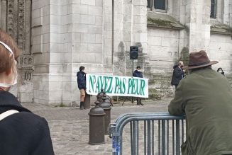 Manifestation pour la messe à Rouen