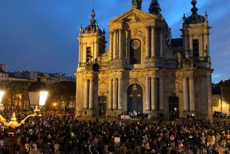 L’évêque de Versailles maintient qu’il n’est pas possible de sélectionner les fidèles autorisés à participer à la messe