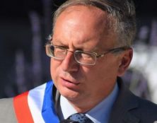 Le maire de Camaret au tribunal pour défendre les commerces non-alimentaires