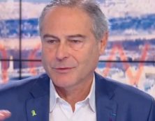 Pr Christian Perrone : « l’industrie pharmaceutique est la plus grand cause de corruption au monde »